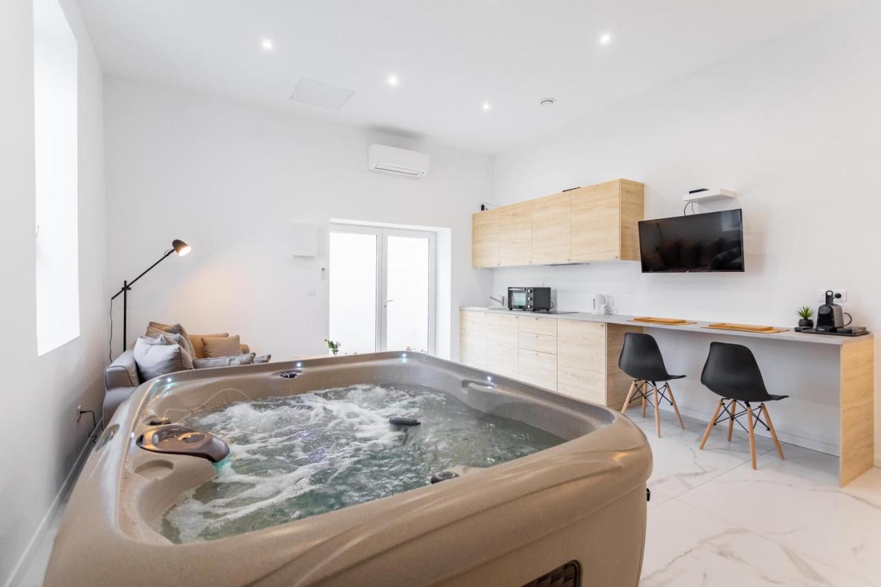 Love Room Jacuzzi Sauna Privatif Marselha Exterior foto